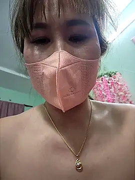 Snapshot of zizi_public chatting on 02-18-25, 02:59 zizi public online show from 02-18-25, 02:59