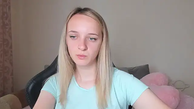 Snapshot of RouseReed chatting on 09-21-25, 06:29 RouseReed online show from 09-21-25, 06:29