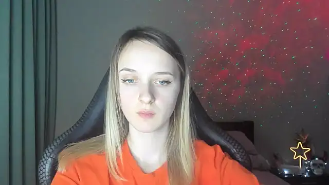 Snapshot of RouseReed chatting on 03-18-25, 04:28 RouseReed online show from 03-18-25, 04:28