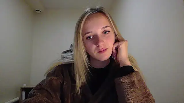 Snapshot of RouseReed chatting on 10-18-25, 05:09 RouseReed online show from 10-18-25, 05:09