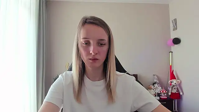 Snapshot of RouseReed chatting on 02-17-25, 10:29 RouseReed online show from 02-17-25, 10:29