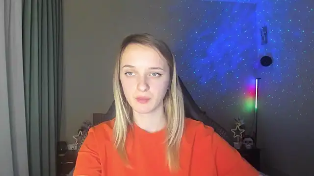 Snapshot of RouseReed chatting on 03-10-25, 04:35 RouseReed online show from 03-10-25, 04:35