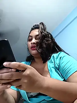 Snapshot of HottyOlly chatting on 10-05-25, 06:09 HottyOlly online show from 10-05-25, 06:09