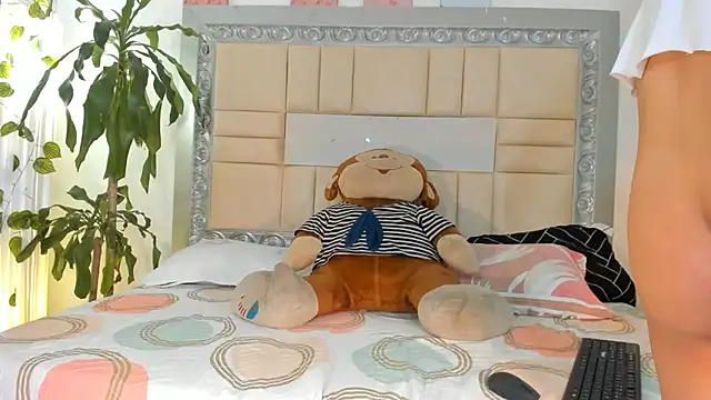 GingerDollx online show from 12-15-25, 08:14