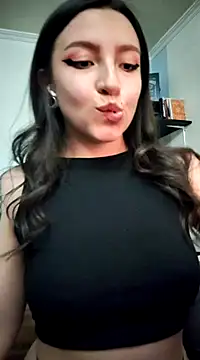 Snapshot of Paudelatorre chatting on 02-18-25, 04:04 Paudelatorre online show from 02-18-25, 04:04