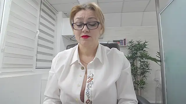 LadyJeen online show from 01-17-26, 06:28