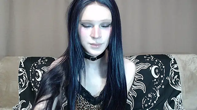 Snapshot of Sexpired_Princess chatting on 06-15-26, 06:18 Sexpired Princess online show from 06-15-26, 06:18