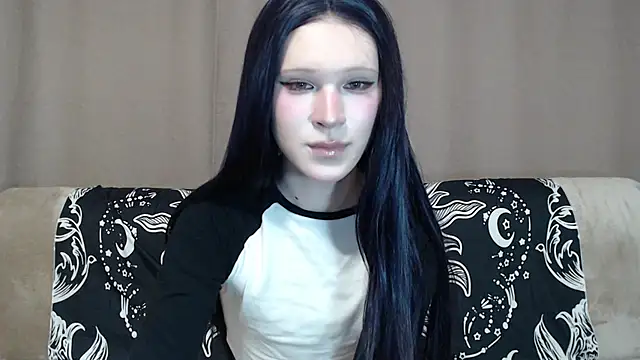 Snapshot of Sexpired_Princess chatting on 06-14-26, 08:26 Sexpired Princess online show from 06-14-26, 08:26
