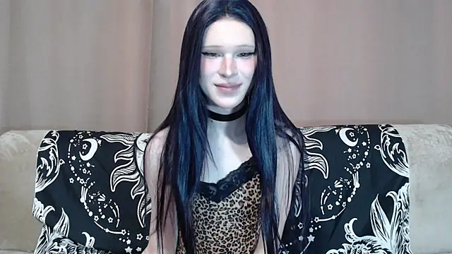 Snapshot of Sexpired_Princess chatting on 05-17-26, 05:18 Sexpired Princess online show from 05-17-26, 05:18