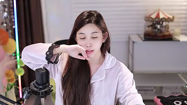 SleepArtist online show from 11-18-25, 05:38