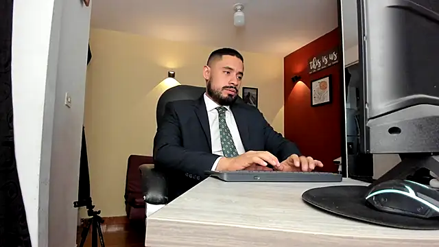 Snapshot of thesexlawyer1 chatting on 05-17-26, 03:39 thesexlawyer1 online show from 05-17-26, 03:39