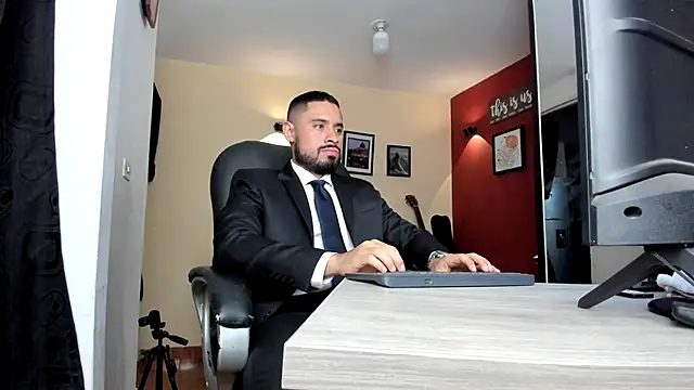 Snapshot of thesexlawyer1 chatting on 05-15-26, 04:21 thesexlawyer1 online show from 05-15-26, 04:21