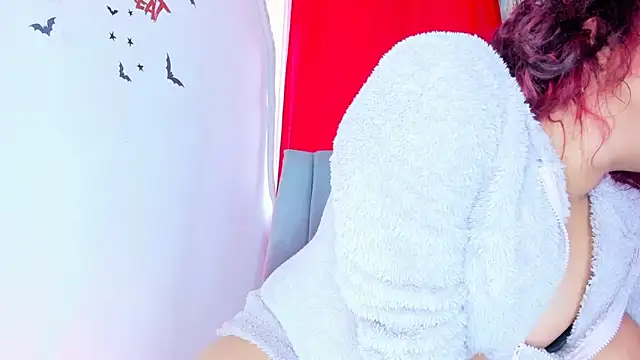 Emily Coper18 online show from 11-04-25, 01:26