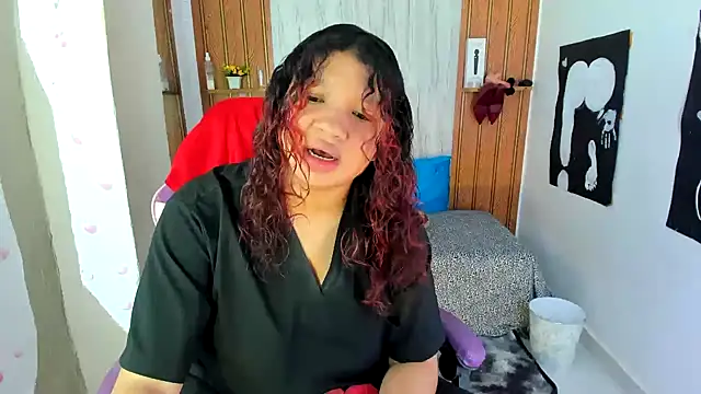 Snapshot of Emily_Coper18 chatting on 07-06-26, 01:51 Emily Coper18 online show from 07-06-26, 01:51