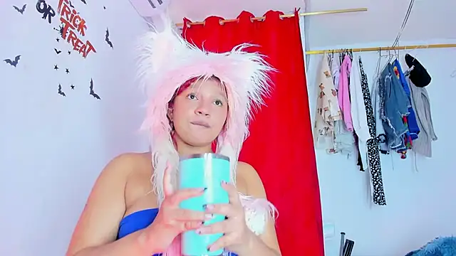 Emily Coper18 online show from 11-03-25, 06:44