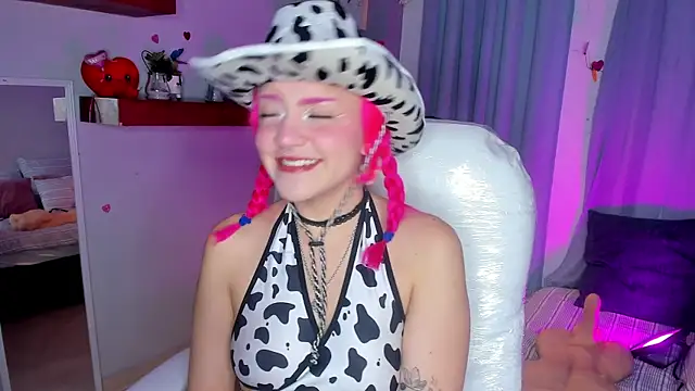 Snapshot of Tiny__Emmy chatting on 10-03-25, 06:59 Tiny Emmy online show from 10-03-25, 06:59