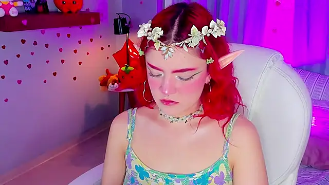 Snapshot of Tiny__Emmy chatting on 03-21-25, 11:01 Tiny Emmy online show from 03-21-25, 11:01