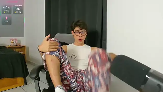 Snapshot of Jacotnk chatting on 12-02-25, 04:47 Jacotnk online show from 12-02-25, 04:47