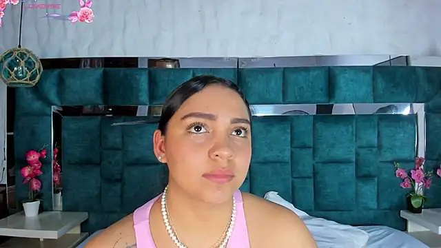 Snapshot of Abril_Gomez06 chatting on 06-11-26, 02:53 Abril Gomez06 online show from 06-11-26, 02:53
