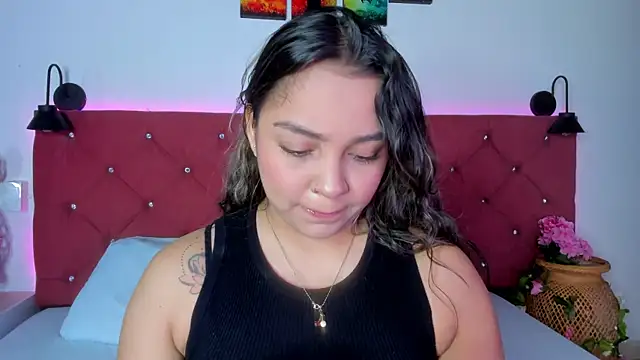 Snapshot of Abril_Gomez06 chatting on 11-18-25, 07:39 Abril Gomez06 online show from 11-18-25, 07:39