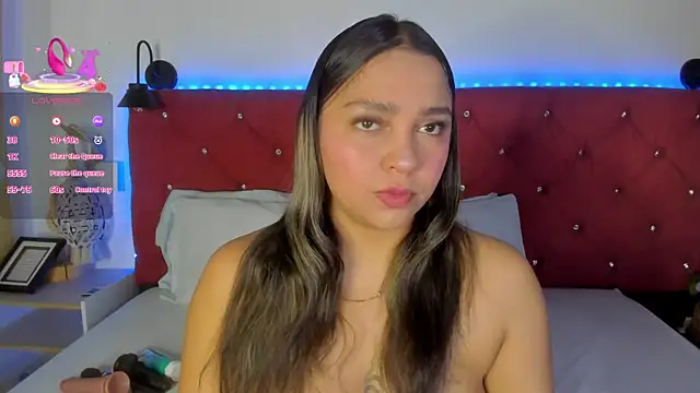 Snapshot of Abril_Gomez06 chatting on 12-16-25, 07:40 Abril Gomez06 online show from 12-16-25, 07:40