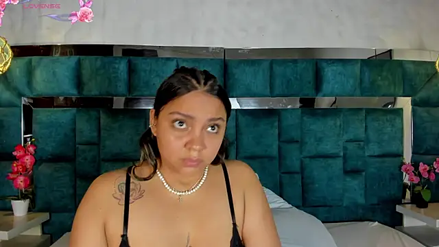 Snapshot of Abril_Gomez06 chatting on 05-14-26, 07:33 Abril Gomez06 online show from 05-14-26, 07:33