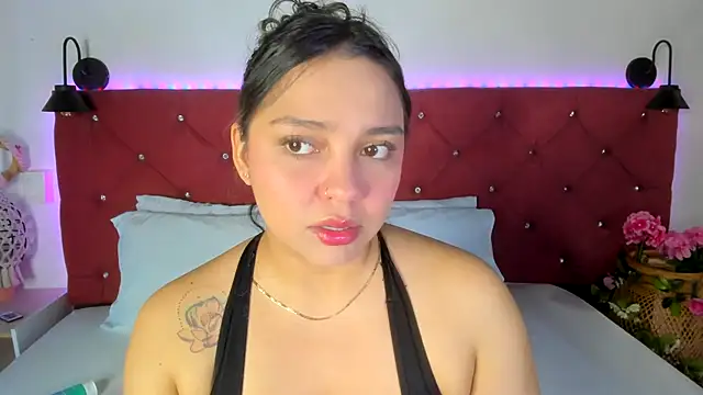 Snapshot of Abril_Gomez06 chatting on 12-02-25, 07:59 Abril Gomez06 online show from 12-02-25, 07:59