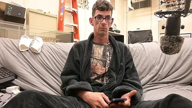 Snapshot of joeiandola chatting on 03-01-26, 05:24 joeiandola online show from 03-01-26, 05:24