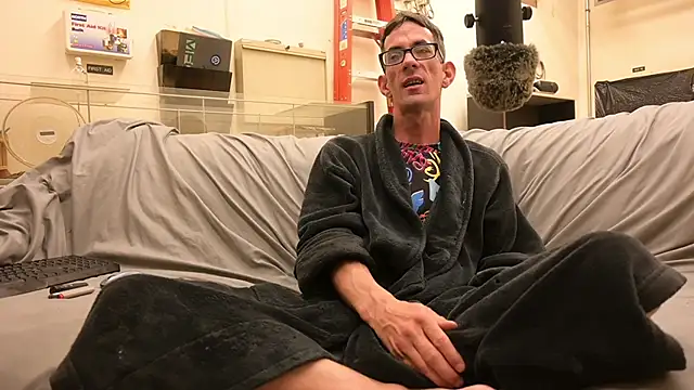 joeiandola online show from 04-18-26, 02:58