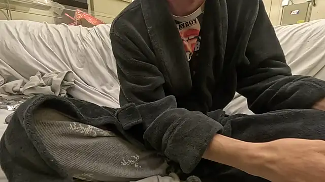 Snapshot of joeiandola chatting on 02-15-26, 04:28 joeiandola online show from 02-15-26, 04:28