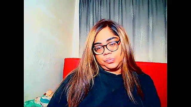 Snapshot of Indian_Lola00 chatting on 05-15-26, 09:46 Indian Lola00 online show from 05-15-26, 09:46