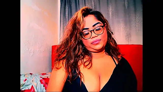 Snapshot of Indian_Lola00 chatting on 03-26-26, 05:44 Indian Lola00 online show from 03-26-26, 05:44