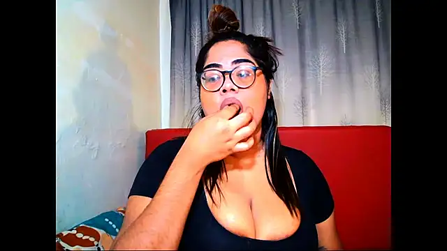 Snapshot of Indian_Lola00 chatting on 07-08-26, 05:57 Indian Lola00 online show from 07-08-26, 05:57