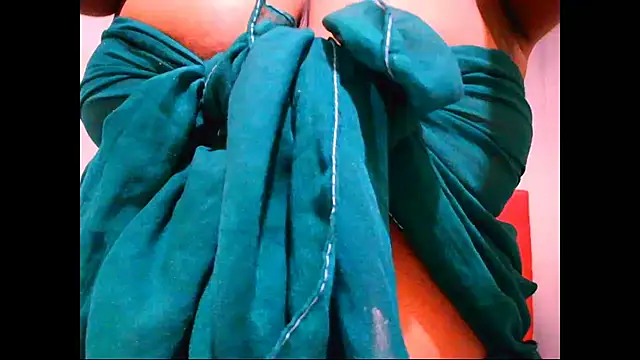 Indian Lola00 online show from 09-17-25, 05:48