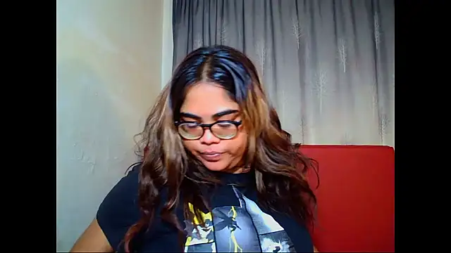 Snapshot of Indian_Lola00 chatting on 07-13-26, 05:12 Indian Lola00 online show from 07-13-26, 05:12