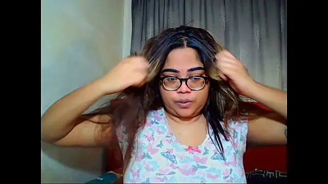 Snapshot of Indian_Lola00 chatting on 07-12-26, 07:20 Indian Lola00 online show from 07-12-26, 07:20