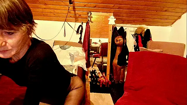 Hot Colettte online show from 11-16-25, 08:57