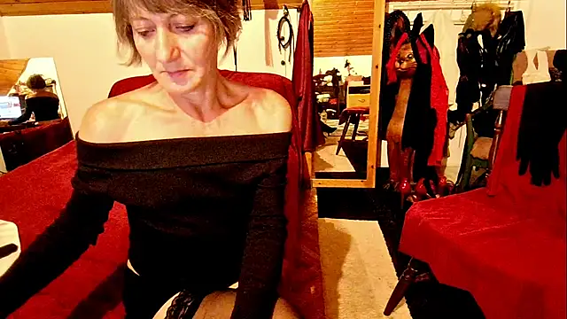 Hot Colettte online show from 10-10-25, 08:09