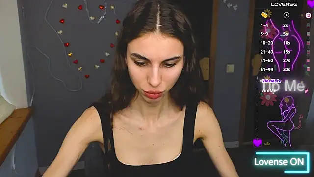 EmmyGreans online show from 03-04-25, 01:06