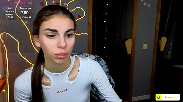 EmmyGreans online show from 10-07-25, 05:41