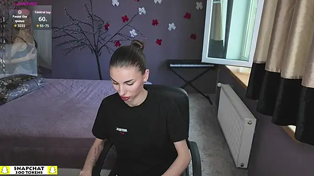 EmmyGreans online show from 04-17-26, 11:46