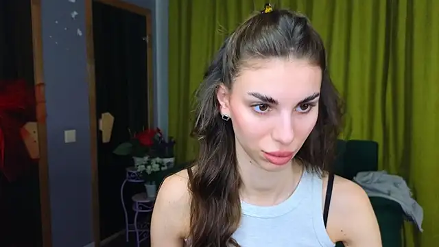 EmmyGreans online show from 03-30-26, 05:42