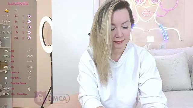 Snapshot of ElleCherry chatting on 01-15-25, 06:40 ElleCherry online show from 01-15-25, 06:40