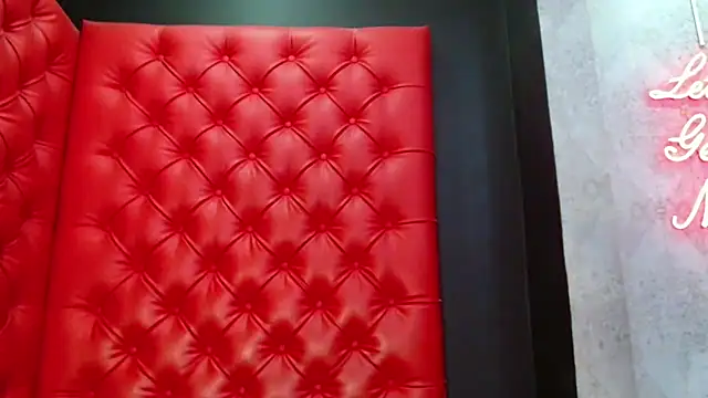 CrystalBrooke3x online show from 12-18-25, 09:18