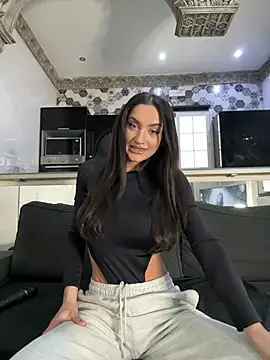 AylinRoss online show from 02-19-25, 04:22