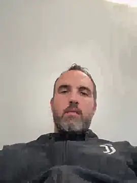 leon3875 online show from 02-26-26, 03:23