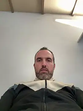 leon3875 online show from 02-19-26, 03:20