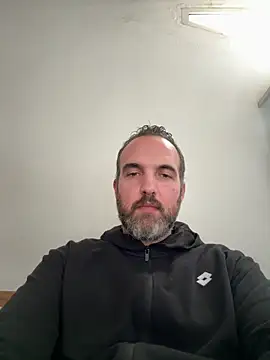 leon3875 online show from 05-12-26, 03:40