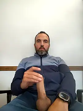 leon3875 online show from 02-12-26, 03:34