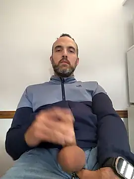 leon3875 online show from 12-05-25, 03:32